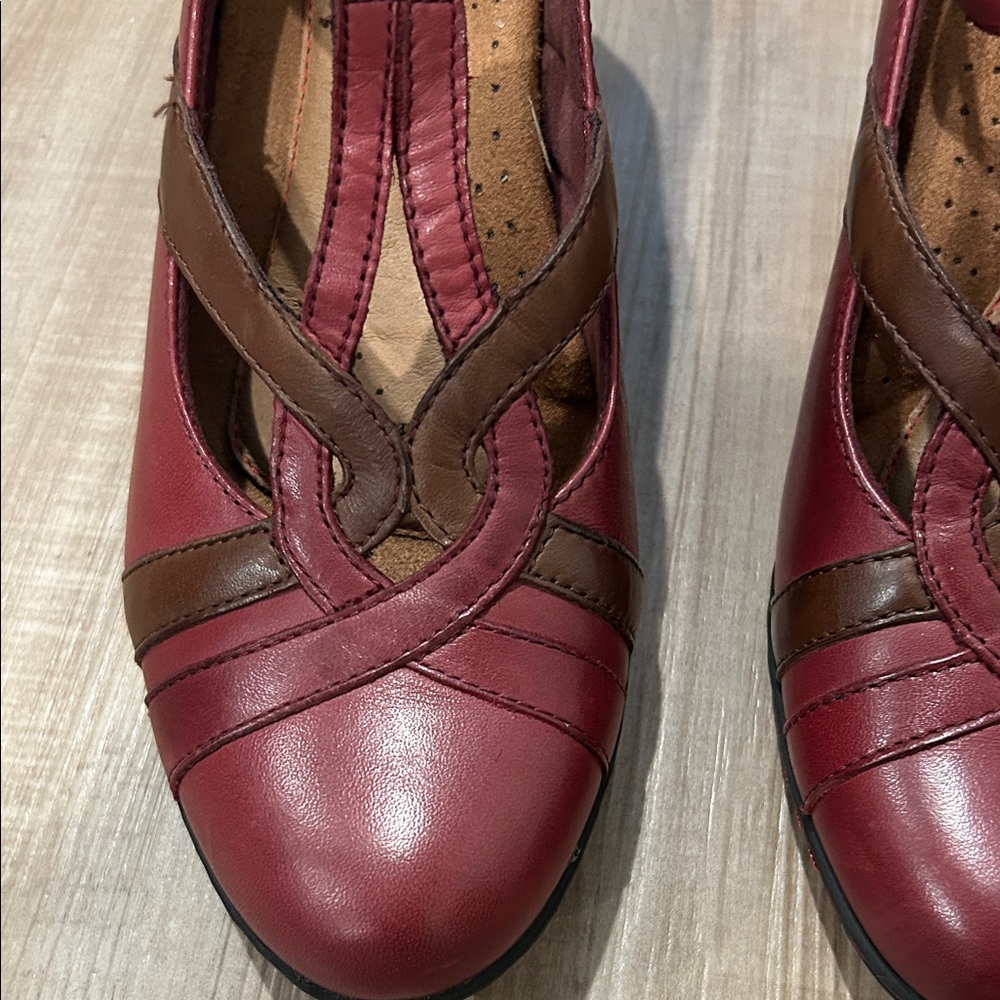 Rockport Women's Red and Brown pumps - Picture 2 of 8